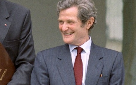 Léon Schwartzenberg, ministre délégué chargé de la Santé, à l'issue du premier Conseil des ministres du gouvernement Rocard, le 29 juin 1988.