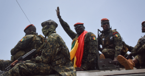 Diplomatie. Entre la junte guinéenne et la France, un “mariage de raison” ?