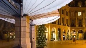 Casse de Noël dans un magasin à Paris