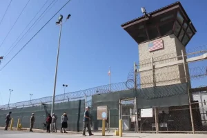 Guantanamo Bay va emprisonner 30 000 sans papiers