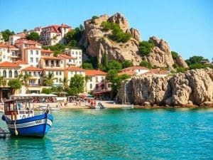 Une femme en vacances au soleil