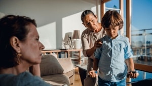 ‘Flies’ Review: Family Crisis Disrupts a Woman’s Solitude in Fernando Eimbcke’s Lovely, Lingering Charmer