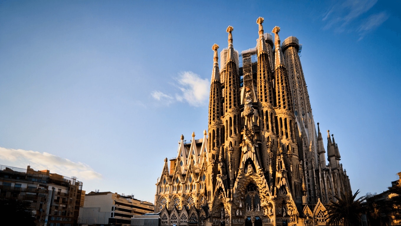 Après 140 ans de travaux, la Sagrada Familia est désormais la plus haute église du monde