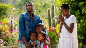 ‘The Garden We Dreamed’ Review: Powerful Mexican Migrant Drama Finds Moments of Serenity Amid Adversity