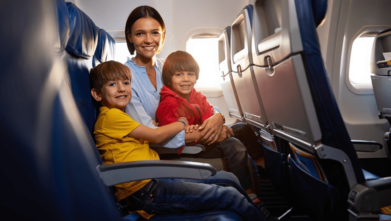 Une famille dans un avion