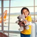Un enfant avec son doudou à l