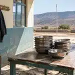 Drame iranien « Repas de midi » : Un enseignant en quête de survie pour son école