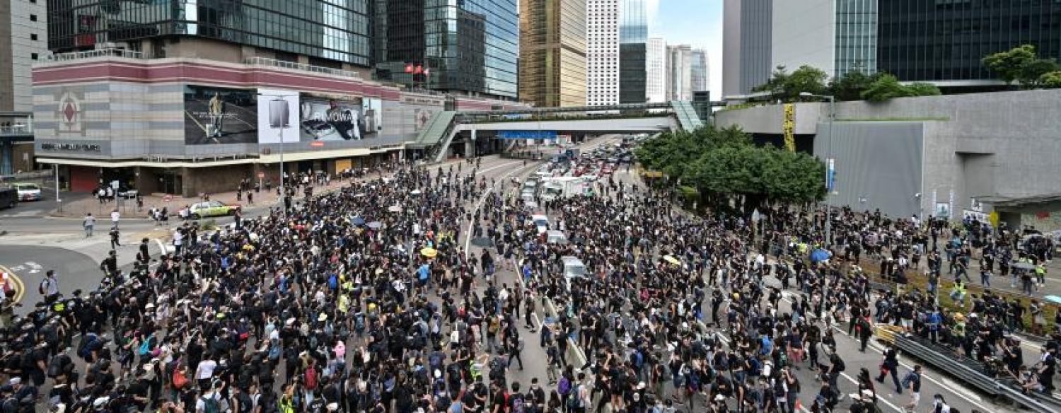 Heurts à Hong Kong lors du vingt-deuxième anniversaire de la rétrocession