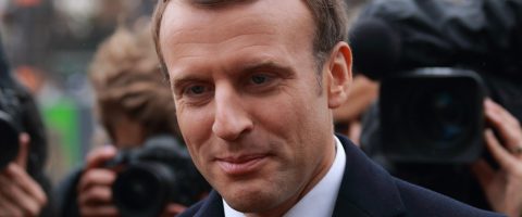 Le discours martial d’Emmanuel Macron salué à l’étranger