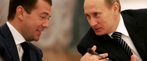 Rapprochement timide entre la France et la Russie