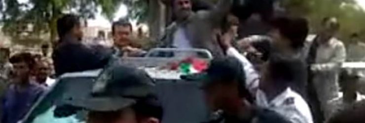 Le convoi d’Ahmadinejad, cible de manifestants