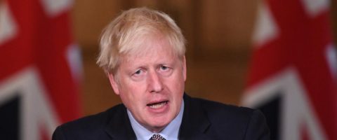 Boris Johnson présente un texte controversé pour le Brexit
