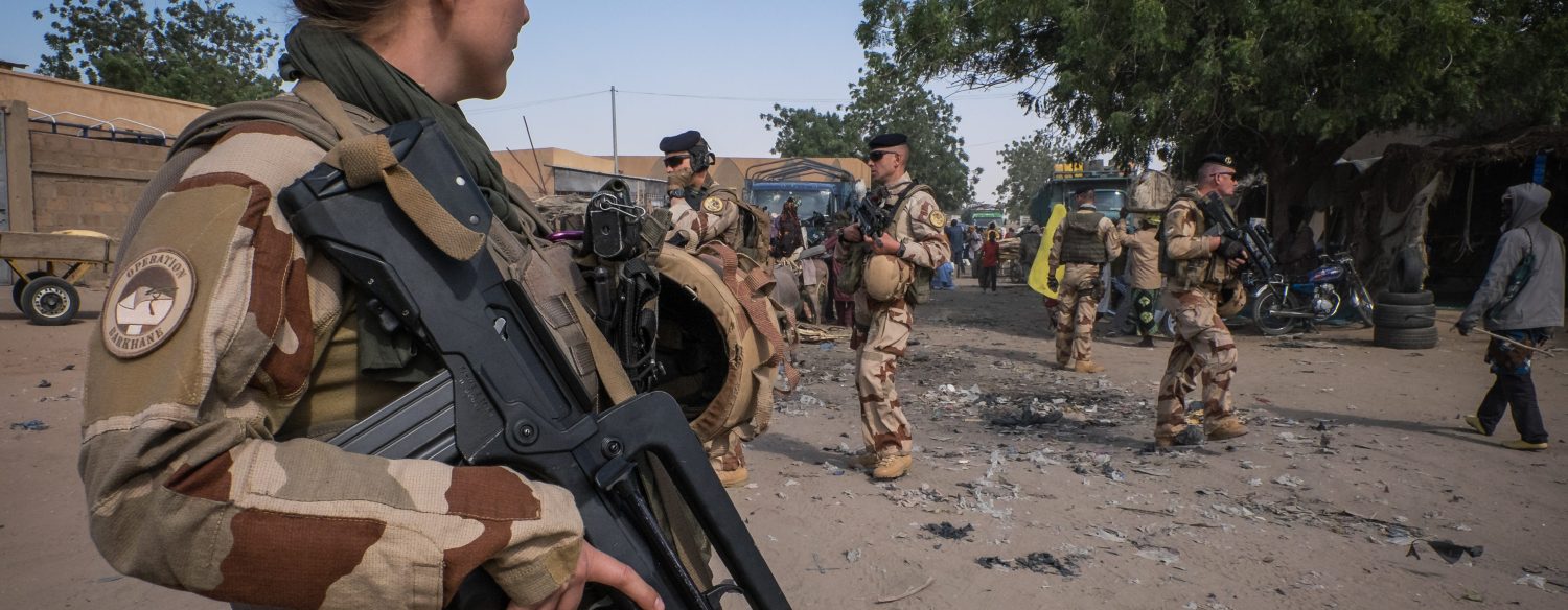 Attaque à la voiture piégée contre une base française au Mali