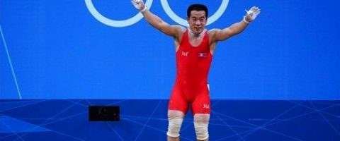 Haltérophilie: Om Yun Chol dédie sa médaille d’or à Kim Jong-il