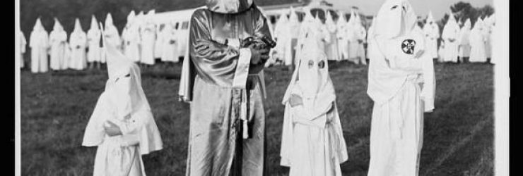 Etats-Unis: le Ku Klux Klan recruterait en distribuant des bonbons