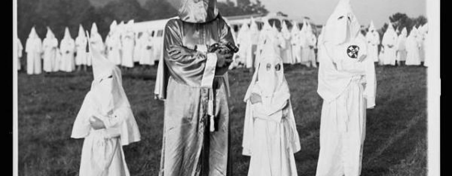 Etats-Unis: le Ku Klux Klan recruterait en distribuant des bonbons