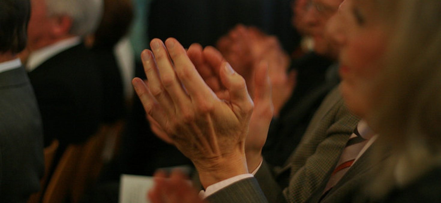 Insolite: Applaudir est un geste contagieux