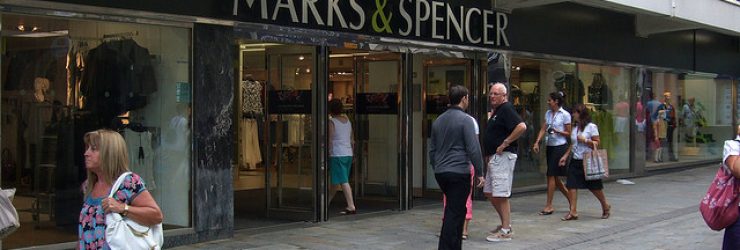 Marks & Spencer: une employée voilée refuse d’encaisser du champagne