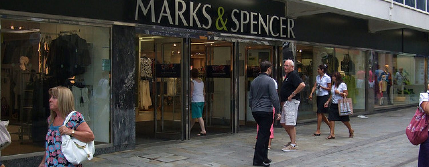 Marks & Spencer: une employée voilée refuse d’encaisser du champagne