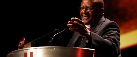 Desmond Tutu: George Bush et Tony Blair doivent être jugés