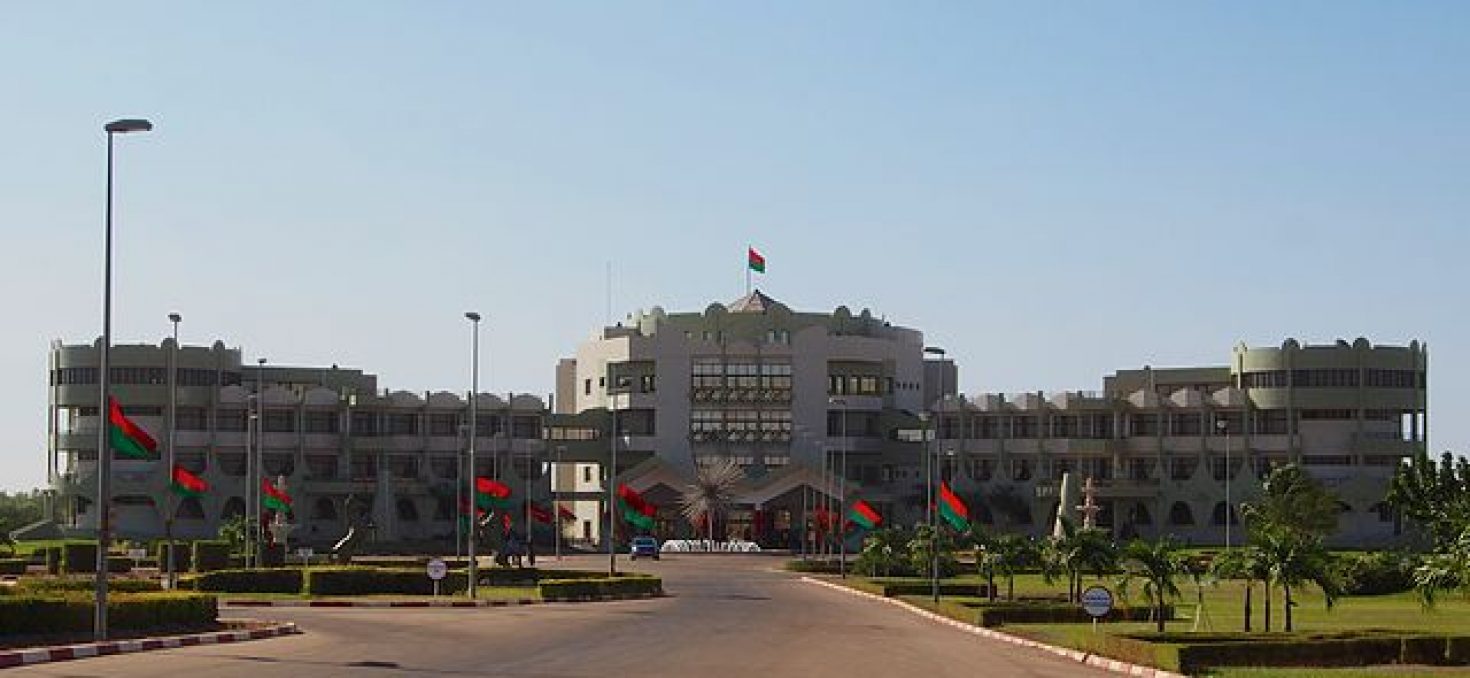 Burkina Faso: à quoi joue l’armée?
