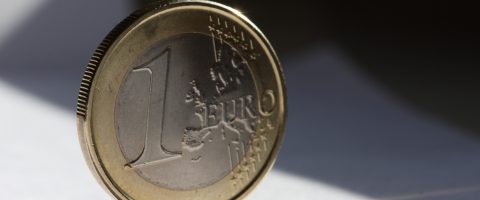 Chute de l’euro, Bruxelles tire la sonnette d’alarme
