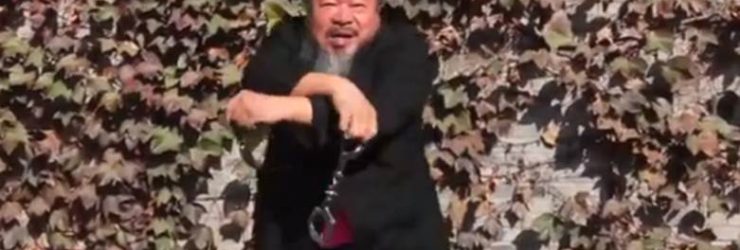 Le dissident chinois Ai Weiwei danse le «Gangnam Style»