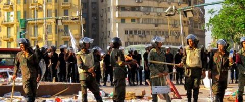 Égypte: Qu’y a-t-il dans le projet de Constitution de l’armée?