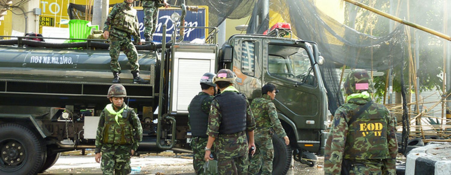 Coup d’État en Thaïlande: l’armée, fusible contre le court-circuit?