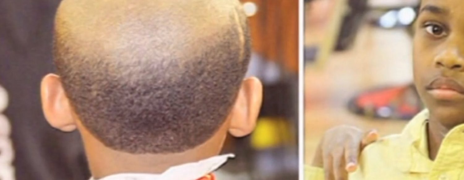 VIDEO. Un coiffeur punit les enfants pas sages à coup de rasoir