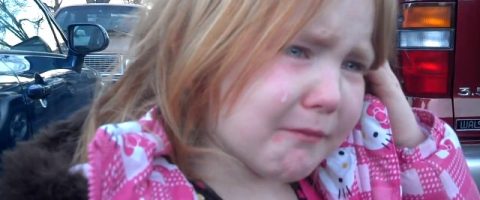 À 4 ans, elle pleure à cause de «Bronco Bamma et Mitt Romney»