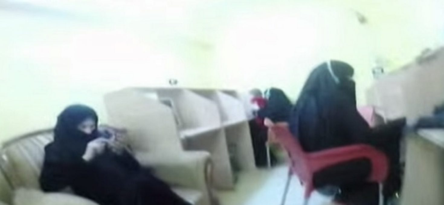 Caméra cachée: elle filme la vie quotidienne à Raqqa, fief de l’EI