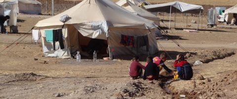 Vague de réfugiés en Irak: musulmans et chrétiens fuient les combats
