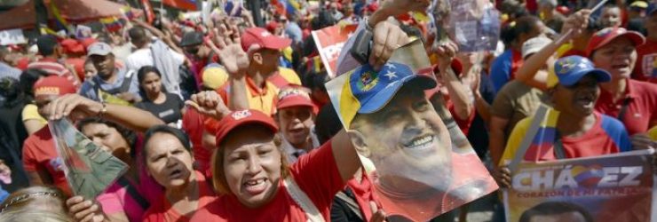 EN IMAGES: les partisans d’Hugo Chavez en liesse à Caracas