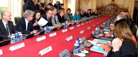 Sept tables rondes pour une «feuille de route» des réformes