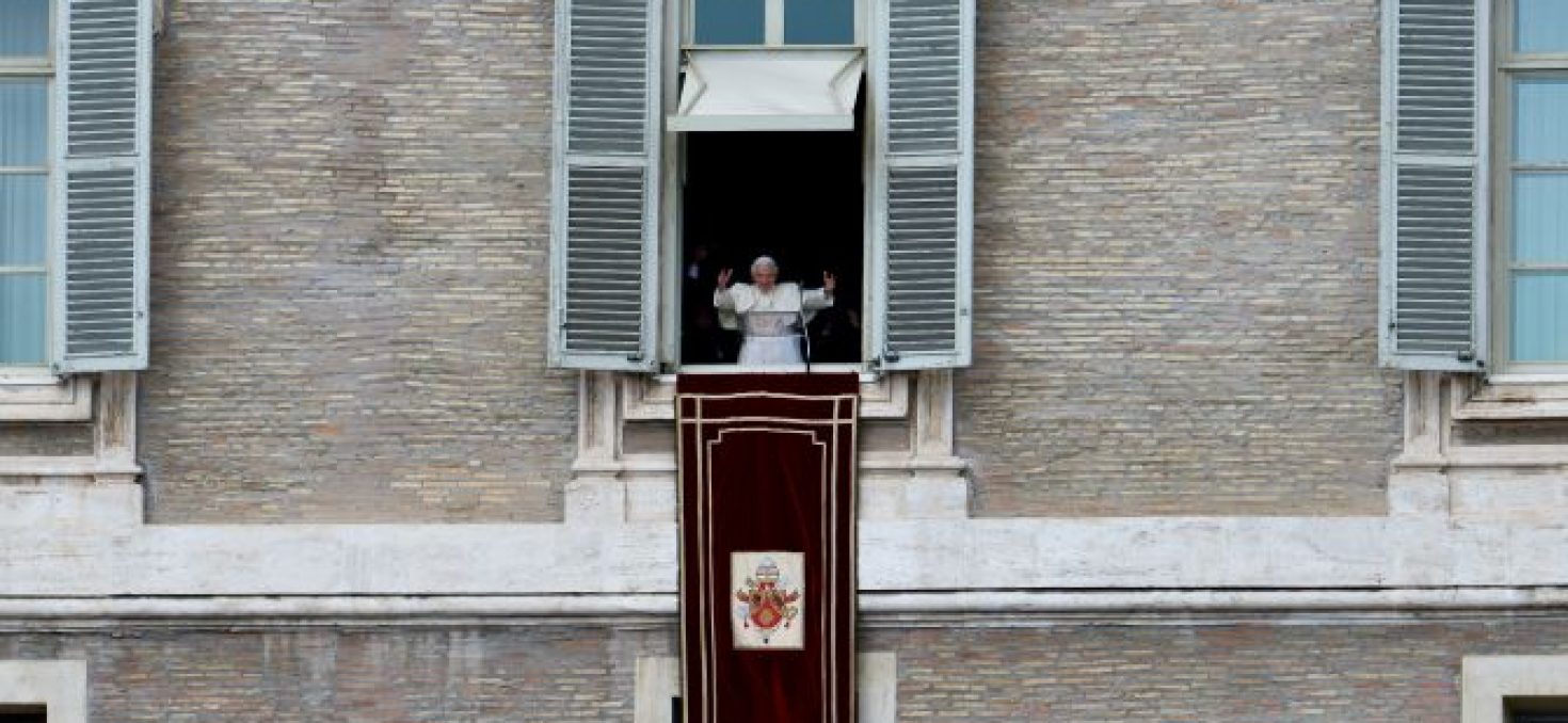 EN IMAGES – Dernier Angelus du pape Benoît XVI place Saint-Pierre