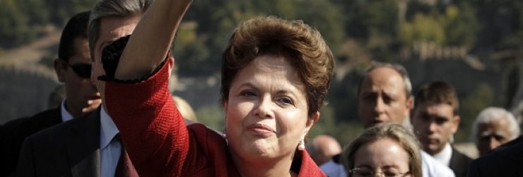 Brésil: un scandale de corruption fragilise davantage Dilma Rousseff
