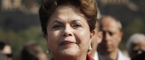 Brésil: Dilma Rousseff fragilisée par la situation économique du pays