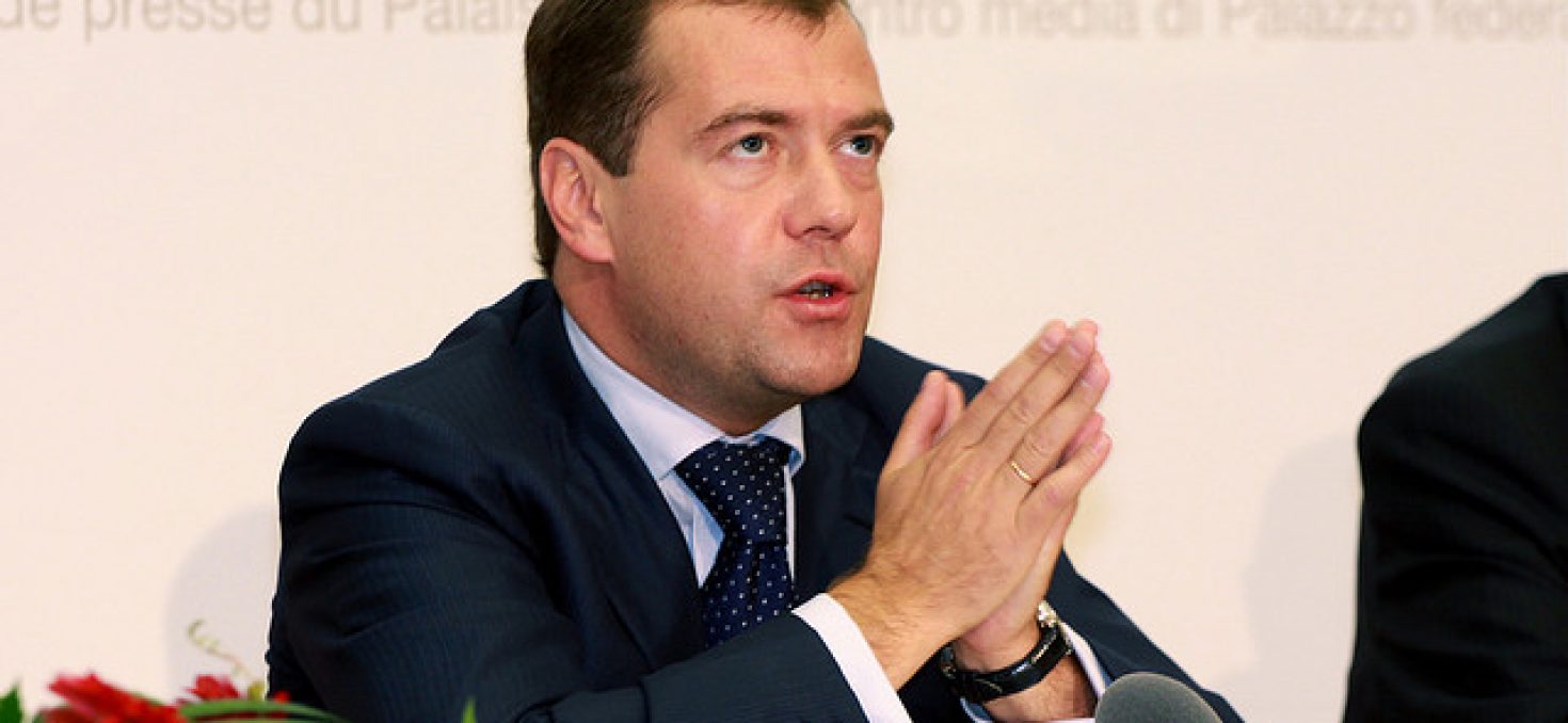 Dmitri Medvedev donne une leçon de diplomatie à la France