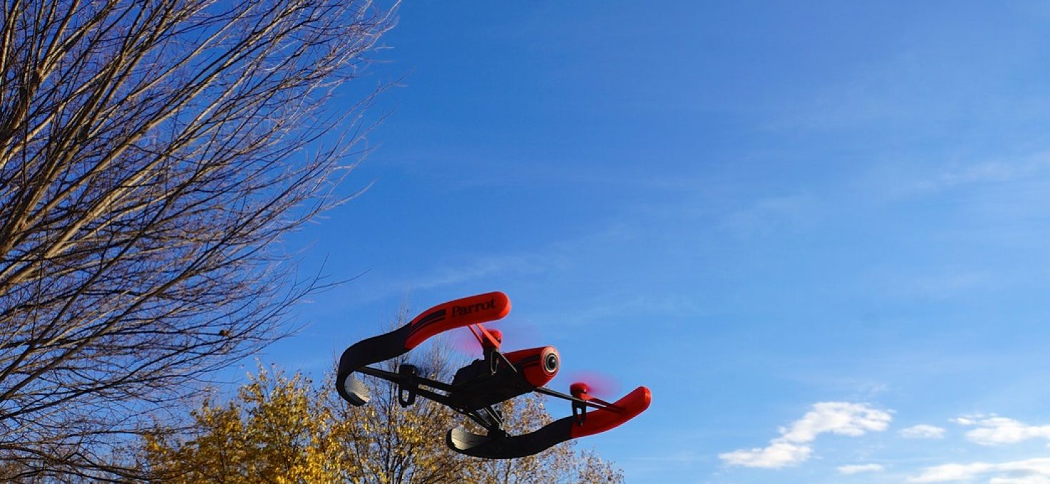 Paris : plusieurs drones ont de nouveau survolé la capitale cette nuit