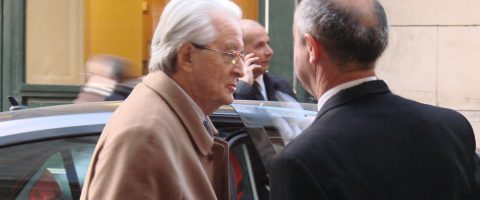 Roland Dumas dit avoir « sauvé la République » en couvrant Chirac