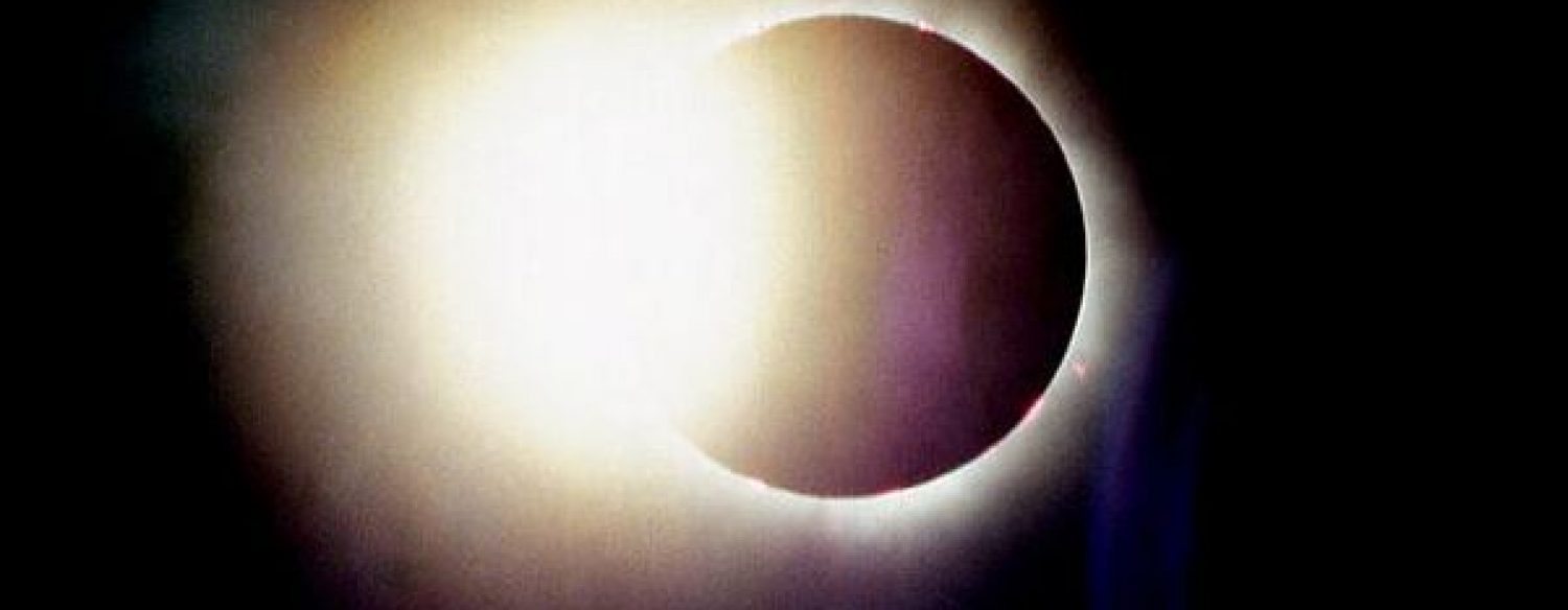 VIDEO. L’éclipse solaire gâchée par le mauvais temps