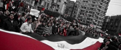 EN DIRECT – Égypte: l’armée se confronte aux Frères musulmans