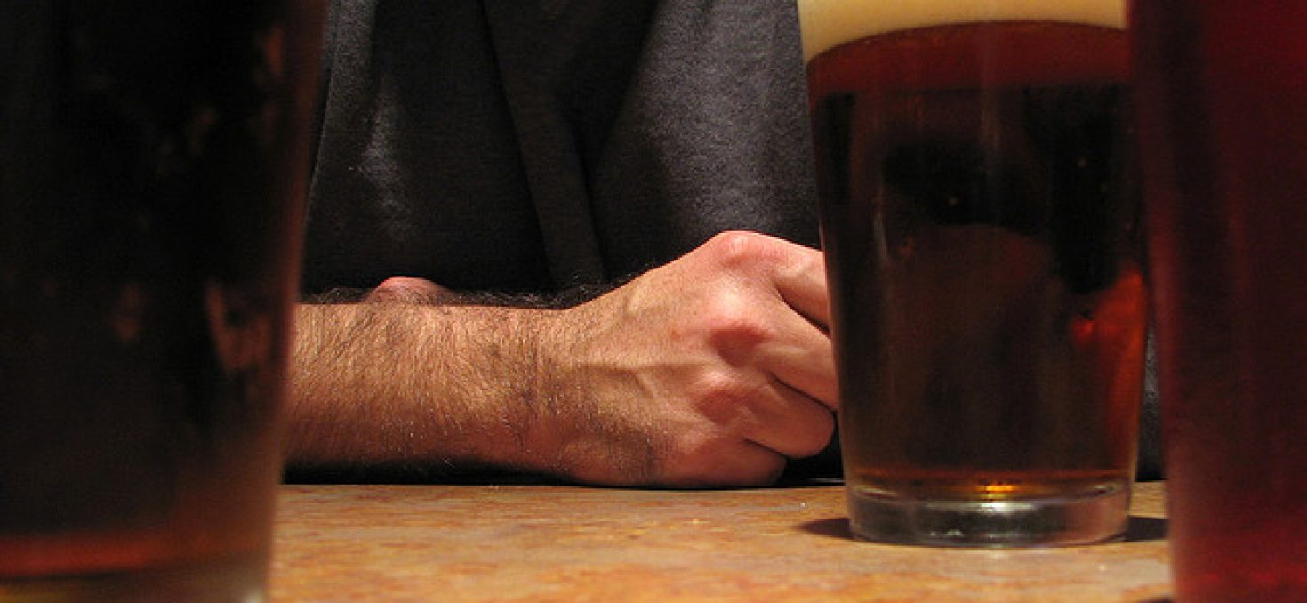 Des bières en guise de salaire pour les travailleurs alcooliques