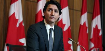 Le gouvernement canadien sous les feux des critiques