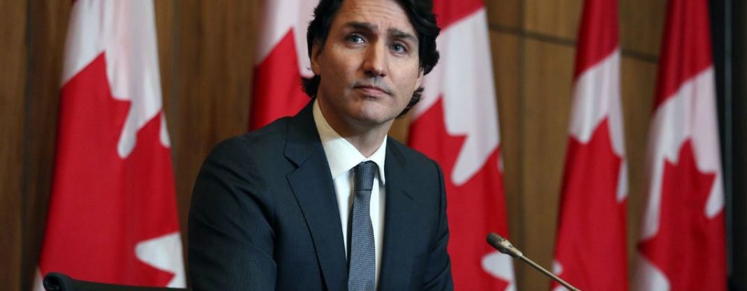 Le gouvernement canadien sous les feux des critiques