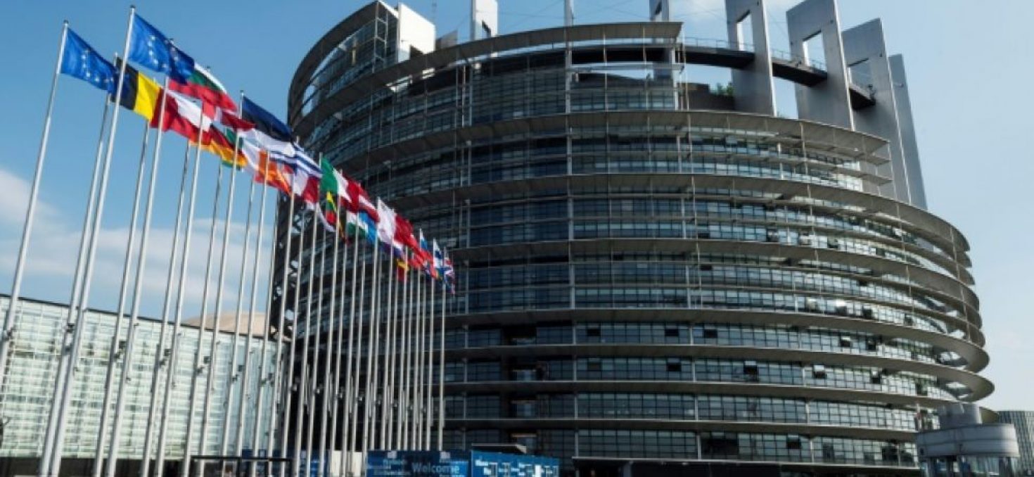Le Parlement européen veut davantage responsabiliser les multinationales