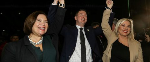 En Irlande, le Sinn Fein arrive en tête des élections législatives