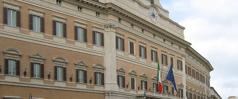 S&P dégrade l’Italie et menace encore d’abaisser sa notation