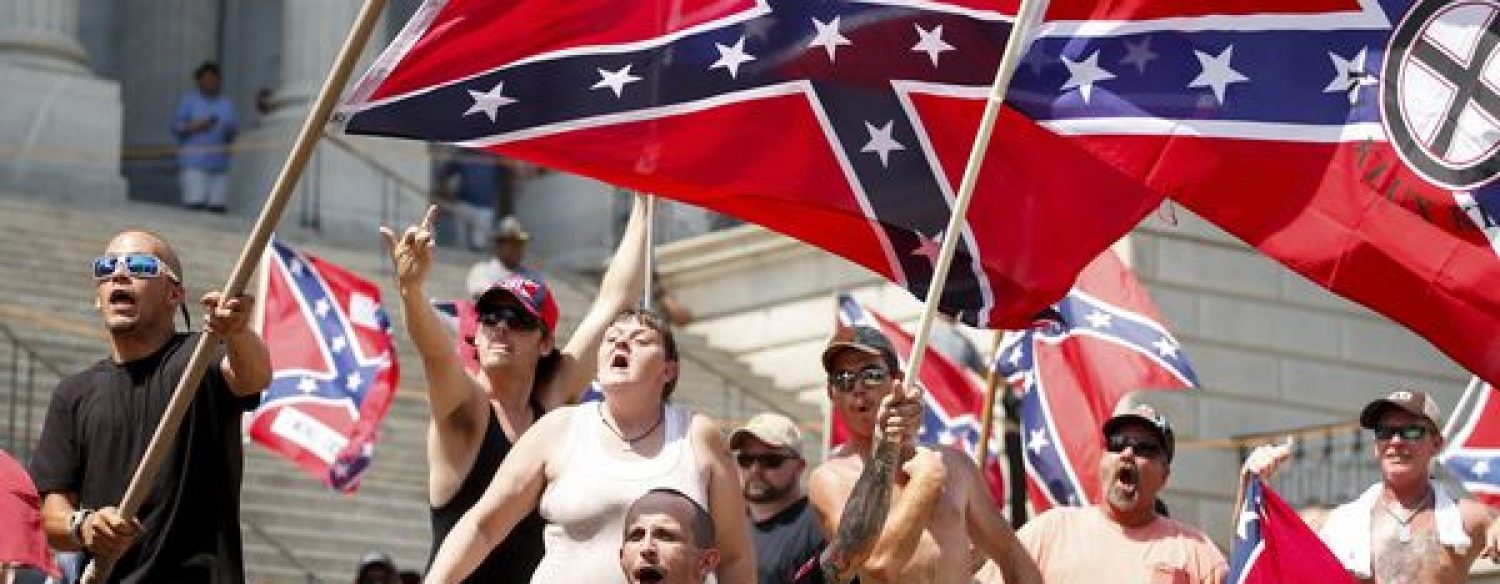 Caroline du Sud : le Ku Klux Klan manifeste contre le retrait du drapeau confédéré